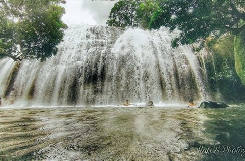 Aanachadikuthu Waterfalls 